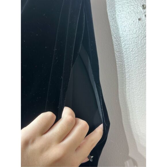 NWT MASSIMO DUTTI Short Velvet Asymmetric Sleeves Black Dress Women's Medium - Picture 3 of 12